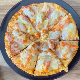 I AM พิซซ่าหน้าล้นๆ By สกาย