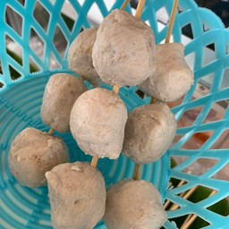 น้องมาร์คปังปิ้ง ลูกชิ้นทอด