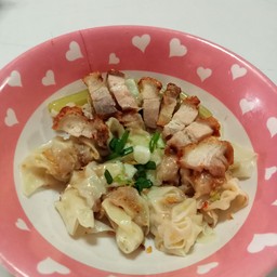 เกี๊ยวหมูกรอบ