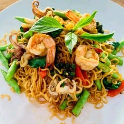 ผัดมาม่าขี้เมาทะเล