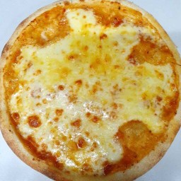 พิซซ่าหน้าชีส