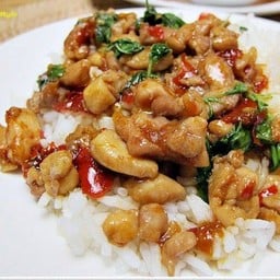 [อร่อยซ่ากับโค้ก] กะเพราไก่ +  โค้ก ออริจินัล (ขวด)