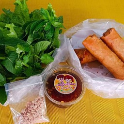 ปอเปี๊ยะทอดบ้านคิว(ป้ายุงเจ้าเก่าตลาดสดเทศบาลนครพนม)