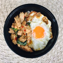 ผัดกะเพราหมูชิ้น