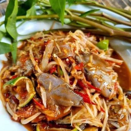 ป้าแสงไส้กรอกอีสานทอด ตรงข้ามตลาดเทศบาล