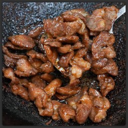 ผัดน้ำมันหอย ( พร้อมข้าว )