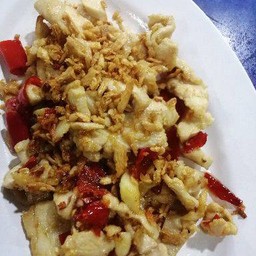 ข้าวไก่คั่วพริกเกลือ