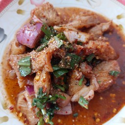 น้ำตกคอหมูย่าง