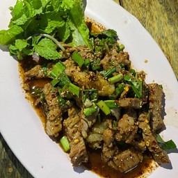 น้ำตกเนื้อ