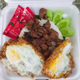 หมูทอดราดข้าว(ฟรีไข่ดาว)