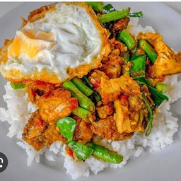 [อร่อยซ่ากับโค้ก] พริกแกงหมูกรอบ +  โค้ก ออริจินัล (ขวด)