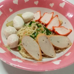 บะหมี่ลูกชิ้นหมูแดง