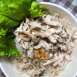 เส้นหมี่ไก่ฉีก
