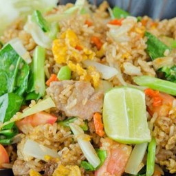 ข้าวผัดไก่