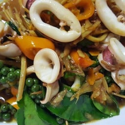 ผัดฉ่าหมึก