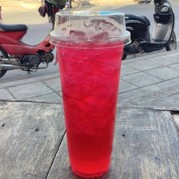 น้ำแดงโซดา