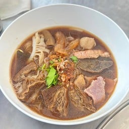 ก๋วยเตี๋ยวเนื้อรวม