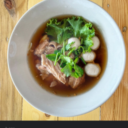 ก๋วยเตี๋ยวหมูตุ๋น+ลูกชิ้น