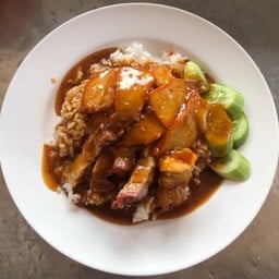 ข้าวหมูแดง หมูกรอบ