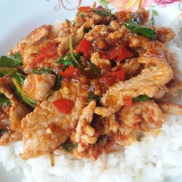 ผัดพริกแกงหมูหมัก