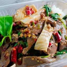 ข้าวกระเพราหัวใจ+กระเพาะหมู