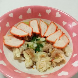 เกี๊ยวหมูแดง