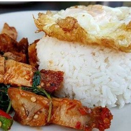 ข้าวกระเพราหมูกรอบ+ไข่ดาว