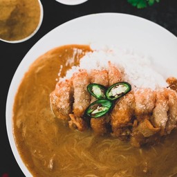 คัตสึกุ้งทะเลล้วน 100% ราดน้ำแกงกะหรี่