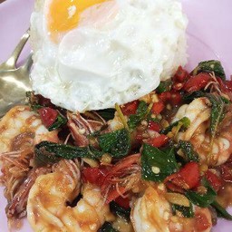 กระเพรากุ้ง ไข่ดาว