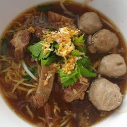 ก๋วยเตี๋ยวเนื้อตุ๋น+ลูกชิ้น