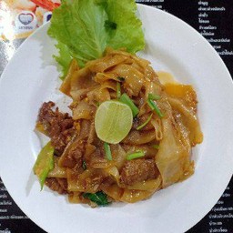 ผัดซีอิ๋วเนื้อ