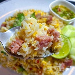 ข้าวผัดแหนม