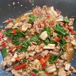 กะเพราโคตรเผ็ด