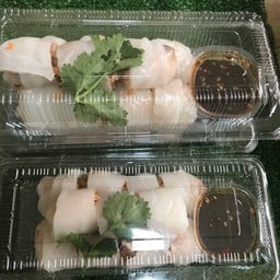 ปอเปี๊ยะทอด+ขนมปังหน้าหมู ร้านแหม่มจ๋า Mamjaaa