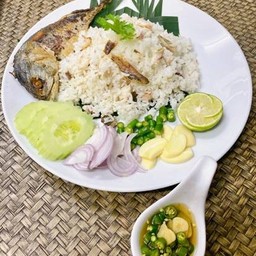 ข้าวขยำปลาทู