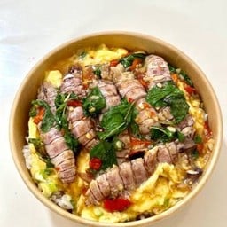 ข้าวกระเพรากั้งราดไข่ข้น