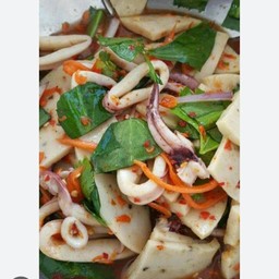 ยำปลาหมึกหมูสับ