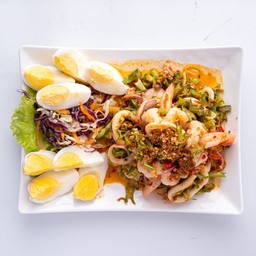 ยำถั่วพลูกุ้งสด