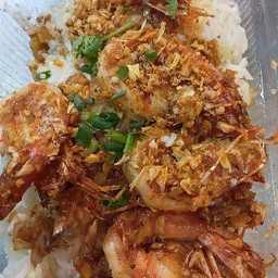 ข้าวกุ้งทอดกระเทียม
