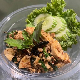 ข้าวกะเพราพริกแห้งหมูสับ+ไก่ยอ