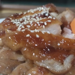 ข้าวหมูอบ ครัวบ้านต๊อบ