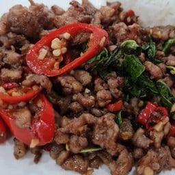 กะเพราหมูสับ เป็นกับข้าว