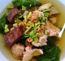 ต้มเลือดหมู หัวใจ ไส้ ตับ หมูสับ หมูชิ้น