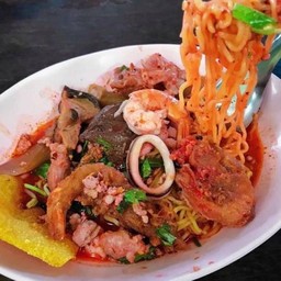 เย็นตาโฟรวม พิเศษ (กระดูกอ่อน ทะเล หมูเด้ง)