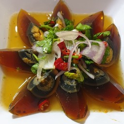 ยำไข่เยี่ยวม้า