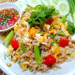 ข้าวผัดไข่หมูกรอบ