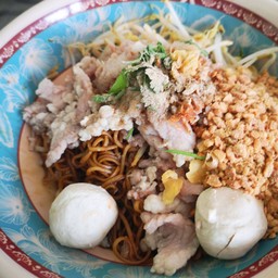 ก๋วยเตี๋ยวแห้ง-หมู