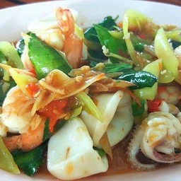 ผัดฉ่าทะเล (เป็นกับ)