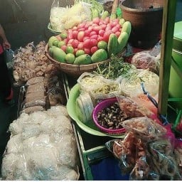 ส้มตำ ยำ เจ๊แก้ว