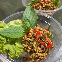 ข้าวหมูสับผัดพริกแกงใต้